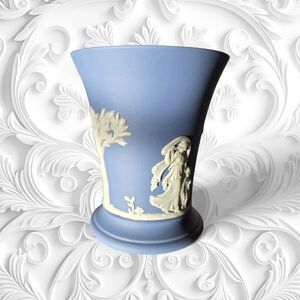 Wedgwood Posy Vase, Blue and White, Classical Designs